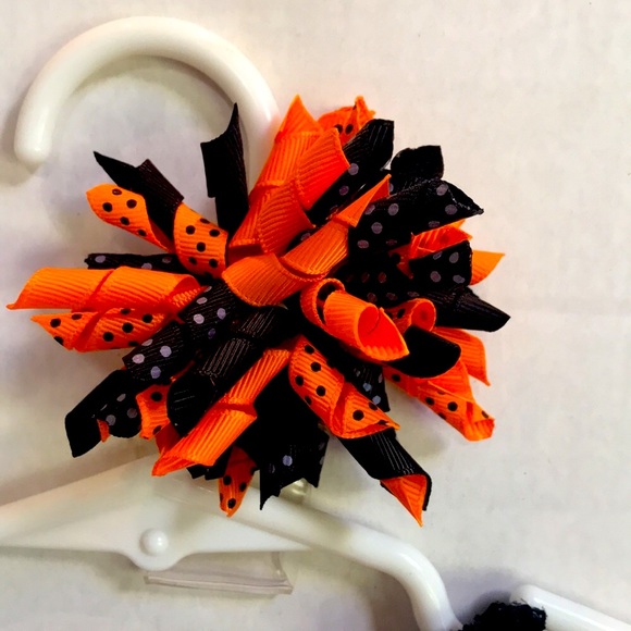 Lace ruffle romper + matching hair bow suitable for 12-24 months photo prop - Picture 2 of 3